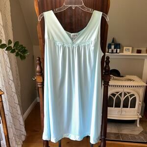 Vanity Fair Nightgown Womens Large Aqua Nylon Sleeveless Floral Appliqué At Bust